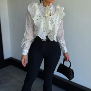 BLUSA VOLANTES PUNTOS CREMA